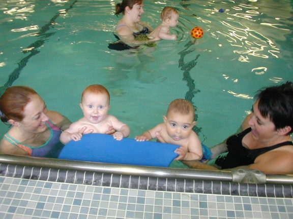 Parent and tot swim lessons